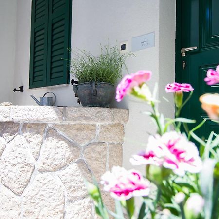 Apartments Petrinic Crnogaj Baska  Exterior photo